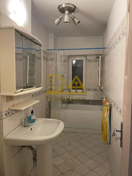 Piata Unirii, 0% comision, apartament 2 cam, et. 6, 3 balcoane