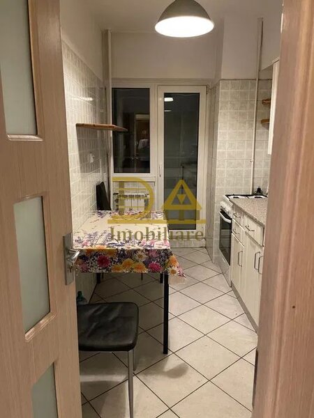 Piata Unirii, 0% comision, apartament 2 cam, et. 6, 3 balcoane